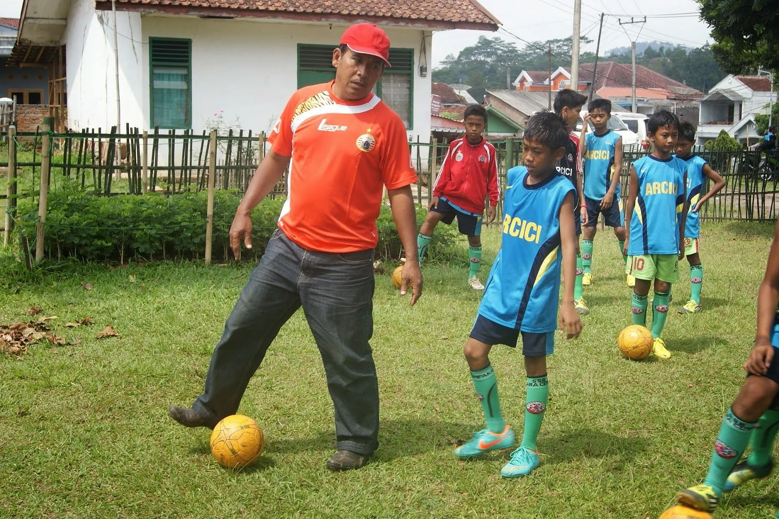 Membangun Komunitas Sepak Bola yang Kuat di Sekolah
