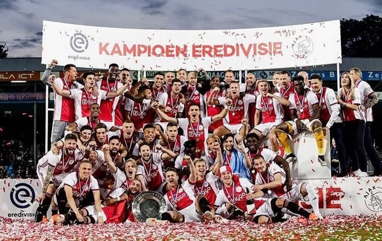 Mencermati Jejak Klub Sepak Bola Belanda: Ajax vs. PSV