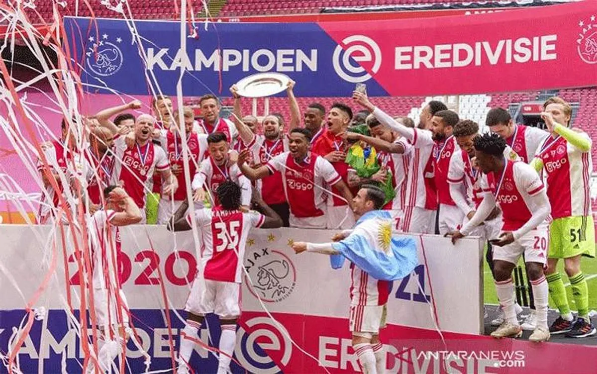Mencermati Sejarah Rivalitas Antara Ajax dan PSV di Liga Belanda