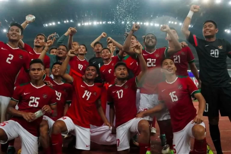 Menelusuri Jejak Sejarah: Kemenangan Piala AFF dalam Konteks Nasional