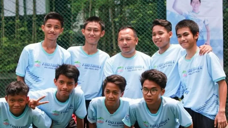 Pesepak Bola dan Kesetaraan Hak Anak-Anak dalam Olahraga