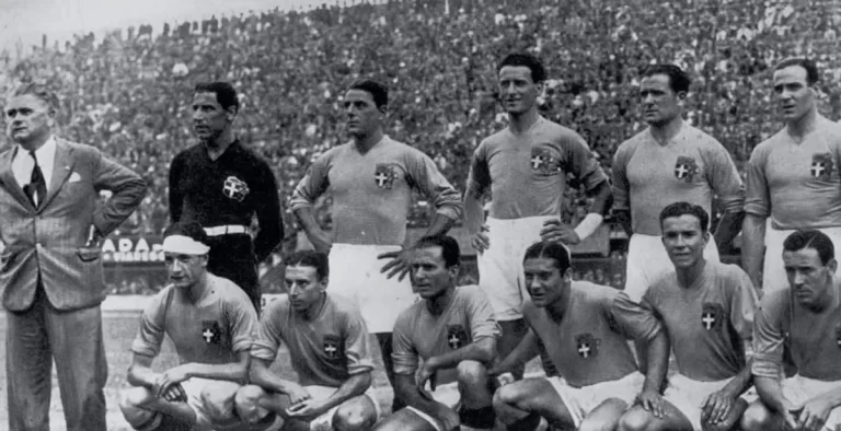 Piala Dunia 1934: Uruguay vs. Czechoslovakia yang Memesona