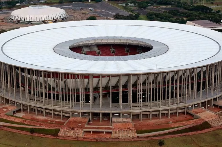 Stadion dan Infrastruktur Piala Dunia 2014